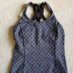 Lululemon Tank Top Womens Size 4 Black and White Built in Bra Activewear Yoga